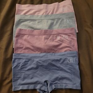 Rae Dunn boy shorts (4)